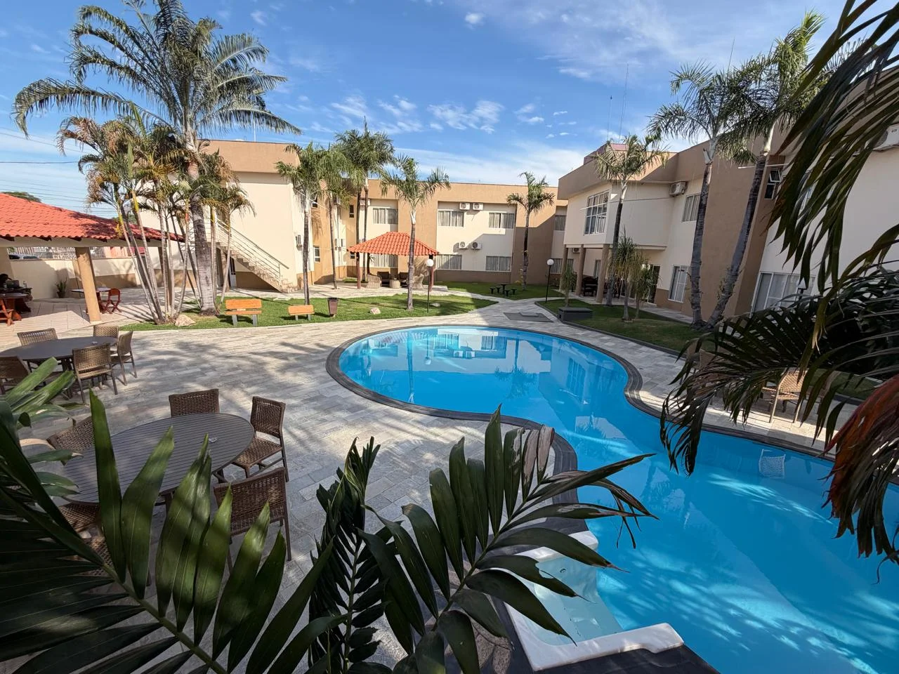 Jardim e Piscina
