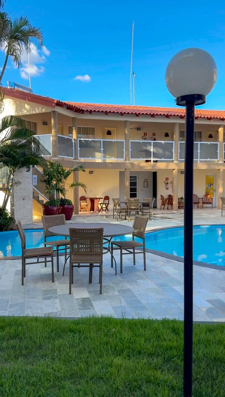 Piscina e Jardim