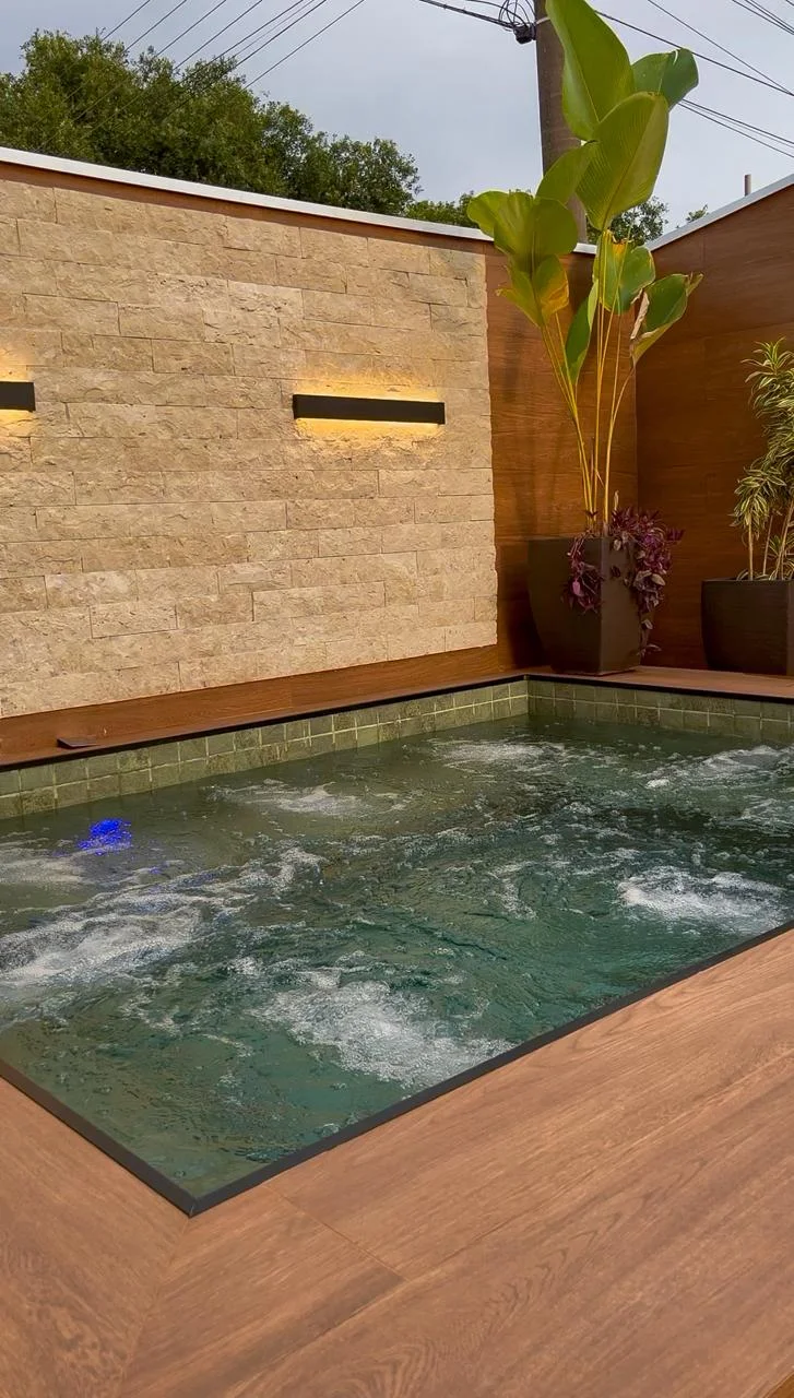Piscina e Jardim