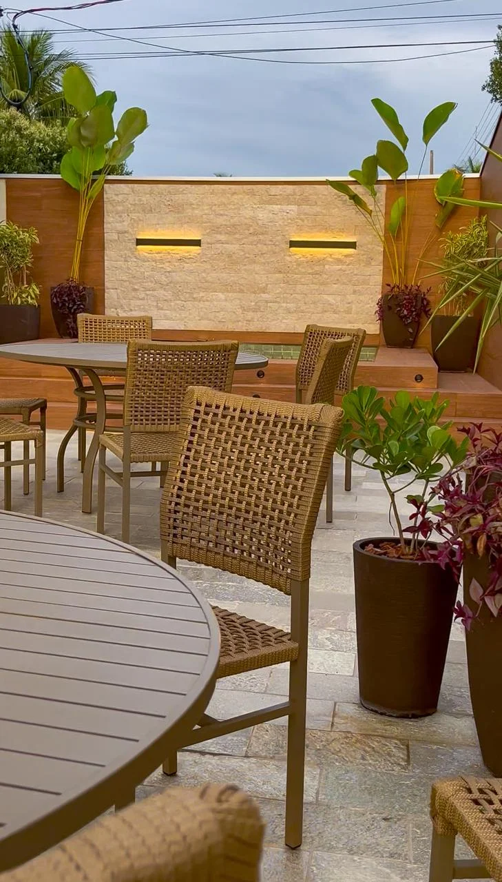 Piscina e Jardim