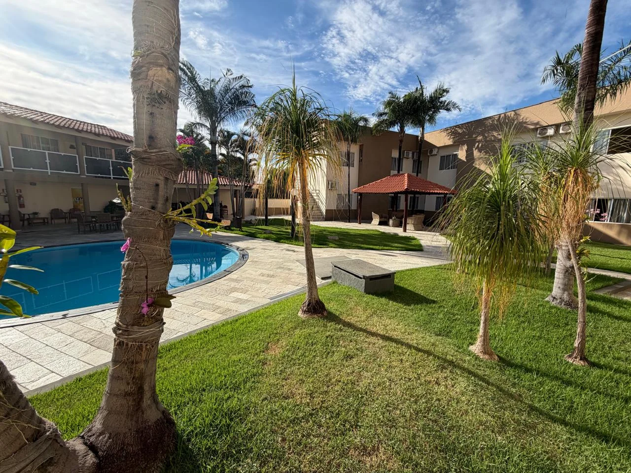 Piscina e Jardim