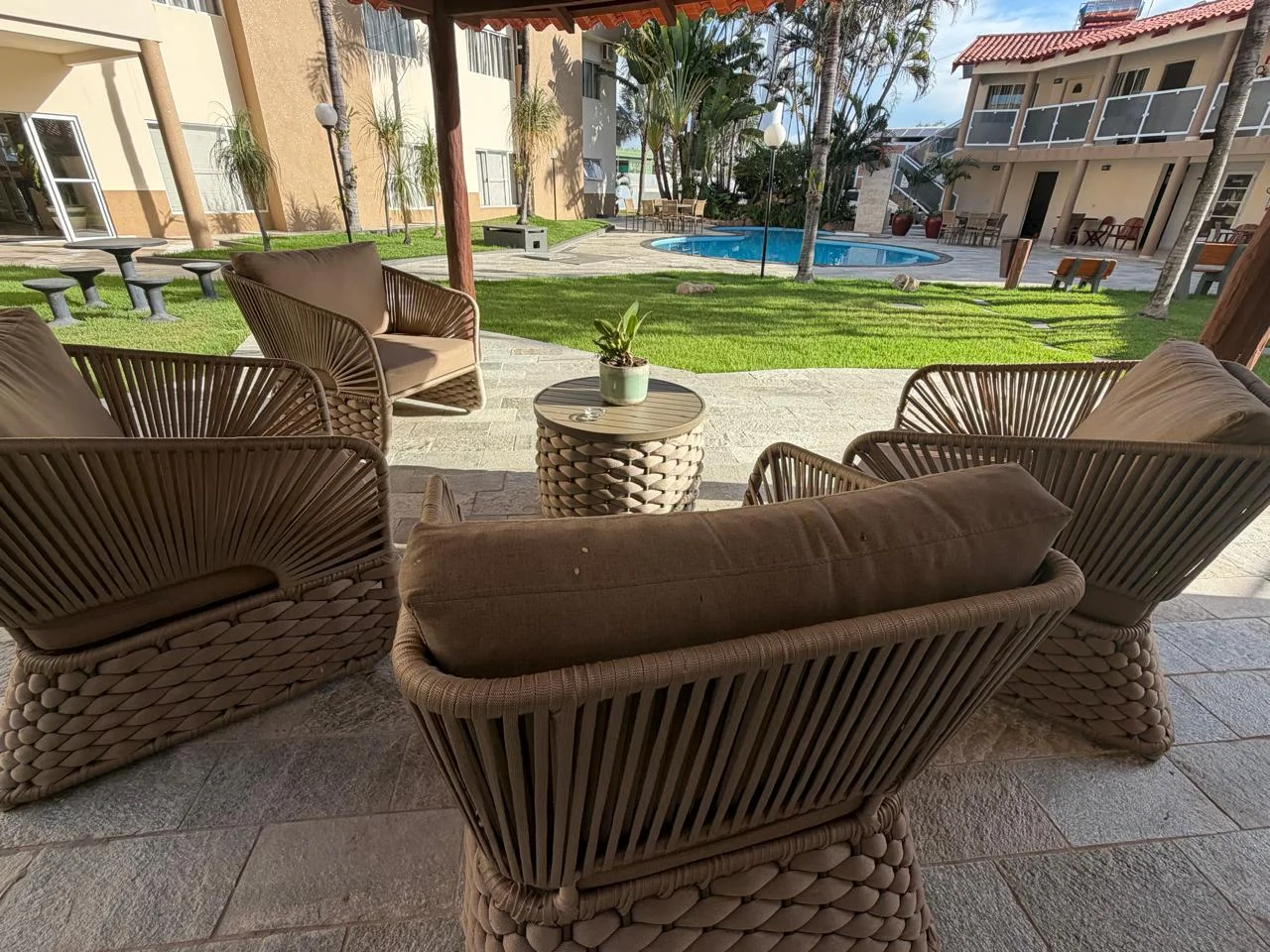Piscina e Jardim