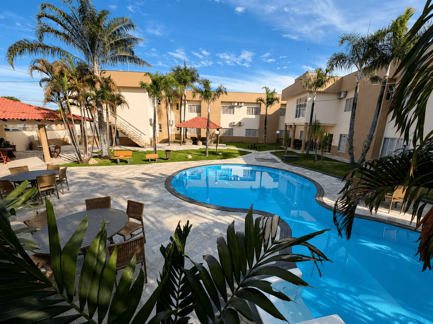 Jardim e Piscina